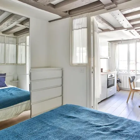 Studio Near Notre-dame De Cathedral Appartement Parijs
